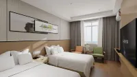 Shiquan Yixijiang Hotel (Shiquan Ancient Street)