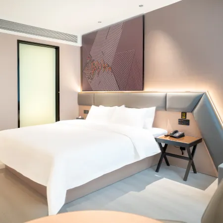 IU Hotel· Linxiang District Government Store, Lincang City