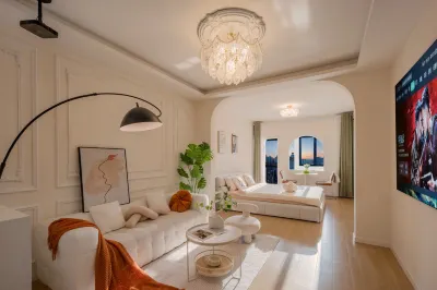 Keke Li Designer Guesthouse(ShapingbaHSR Station & Three Gorges Square,Chongqing) โรงแรมใกล้จัตุรัสซานเสีย