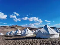 Dunhuang Fanting • Family Vacation Stargazing Homestay Отели в г. 