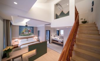 Cloud Blossom Hotel