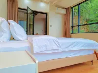 Qingxi Mountain Wilderness Homestay Hotels in Yizhang County