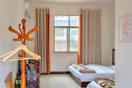 Hongtu Qiufeng Inn Отели рядом с достопримечательностью «Dongchuan Red Land»