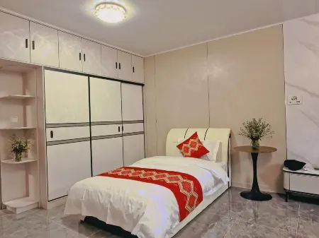 Zaolin Restaurant Homestay Отели рядом с достопримечательностью «Plum Garden, Plum Forest, Pingtong Town»