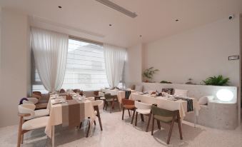 Floral Hotel·Mingyue Creek Guest Stay with Constant Temperature Hotel