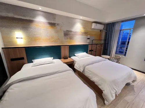 Shijianhai Homestay (Dongxing Golden Beach)