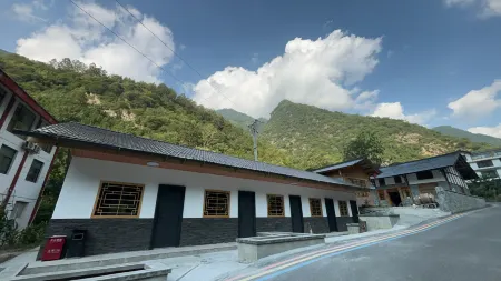 Guanba Shanshuiju Boutique Homestay