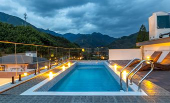 Mountain Retreat · Rural Luxury Homestay (Huangshan Scenic Area Branch)