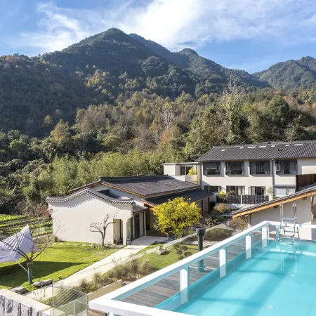 Yiliangfeng Mountain View Vacation Homestay (Longmen Mountain Apricot Plum Peak Scenic Area Branch)