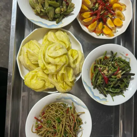 Eman Yinlu All Seasons Homestay (Guan'egou Grand Scenic Area)