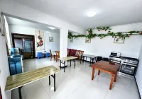 Qilian Cloud Bed and Breakfast - parkir