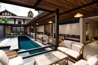 Jingzhongjing Manor Hotel (Dai Ethnic Ancient Town) - Infinity Pools