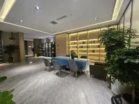 Korla Lifeng Doucheng Hotel (People's Square Peacock River) - New