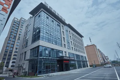 Homeinn Plus Hotel (Lujiang Neihuan North Road No.5 High School) Hotel di Lujiang County