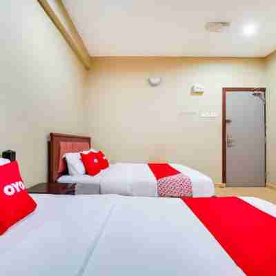 OYO 44058 Motel Sre Bayam Rooms