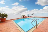 Stamford Plaza Sydney Airport Hotel & Conference Centre - Rooftop Pools
