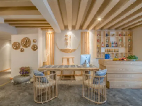 Caiyun Chunxu · High-Altitude View City Homestay (Huaguoyuan White House Shopping Center Branch) Hotels in Guiyang