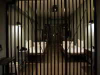 52赫兹多感元酒店(西安小寨店) - 监狱