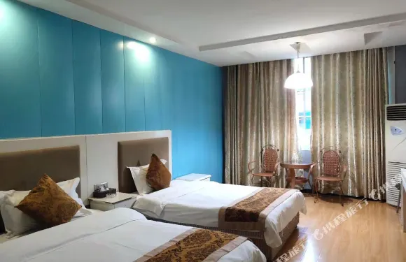 鳳岡龍泉假日酒店