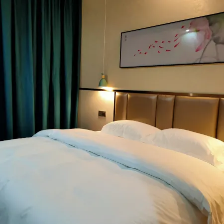 Cenxi Xingang Hotel