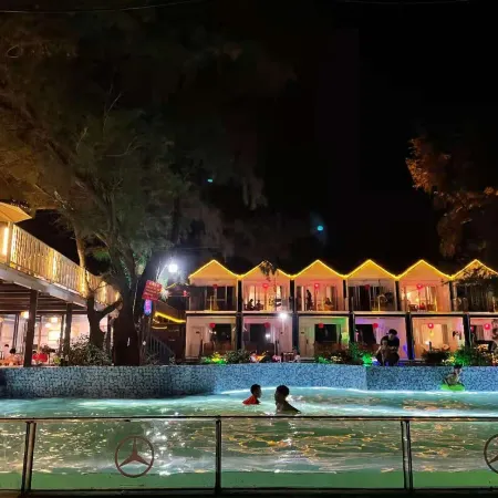 Dongxing Guanhaiyuan Inn