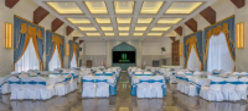 布爾津県河畔藝墅ホリデイホテル ブルチンのホテル