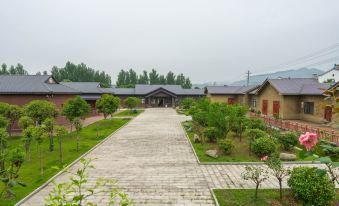 Wudang Mountain Little Ant Ecological Farm Homestay
