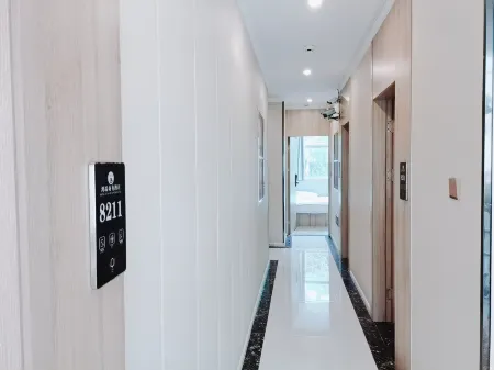 Hongduan Business Hotel Отели рядом с достопримечательностью «Foding  Palace»