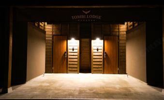 Tombi Lodge