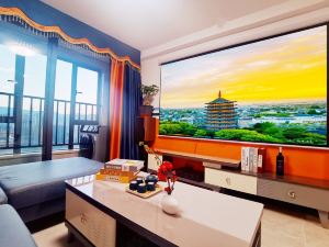 Zhaoqing Loves to Stay at Home Hotel