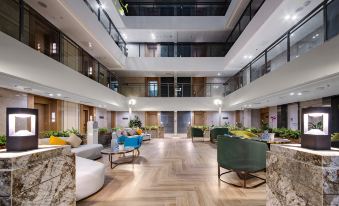 Xingfu Holiday Hotel (Buji Shenzhen East Railway Station Branch)