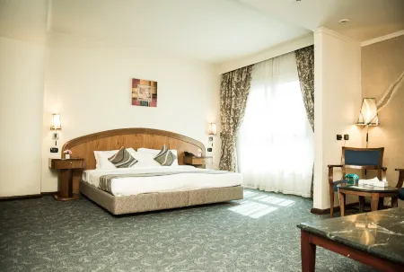 Cherry Maryski Hotel