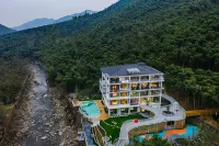 Yaojia｜Township see cloud bamboo Valley river hot spring guest house - อ่างจากุชชี่