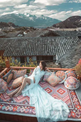 Floral Hotel· Yuebanwan | Coffee & Adorable Pets·Sunlit Golden Mountains·Designer Courtyard Hotels in Lijiang