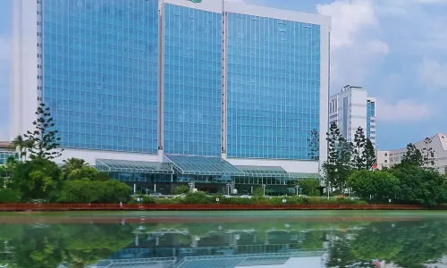 Lakeside Hotel
