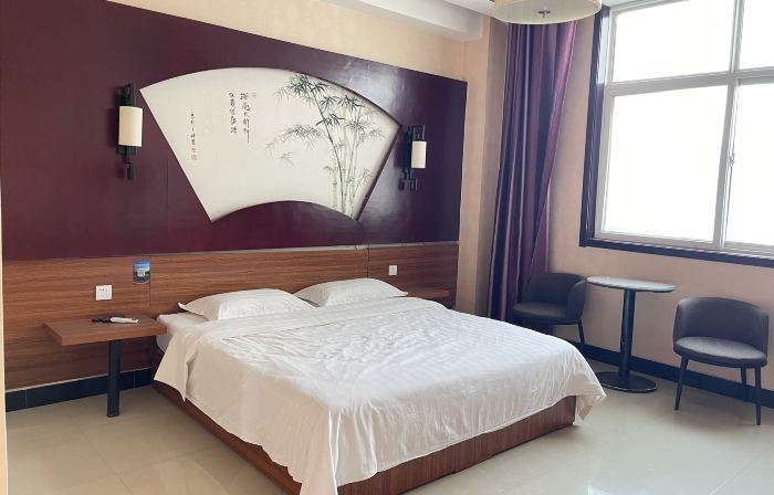 Junxian city gold fast hotel
