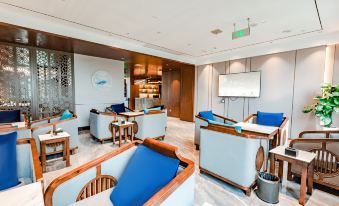 Xinyi Hotel (Neijiang High-Speed Railway North Station Normal College)