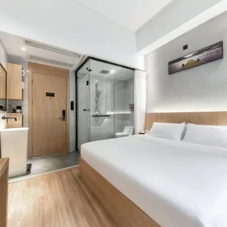 the L Hotel (Hongya Central Plaza Store)