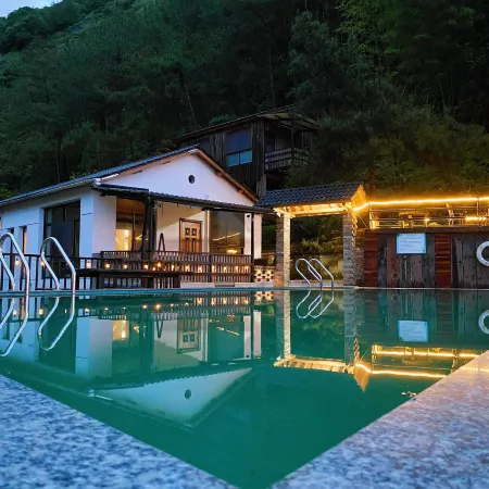 Floral Hotel · Wuyi Green Maple Valley Hotel