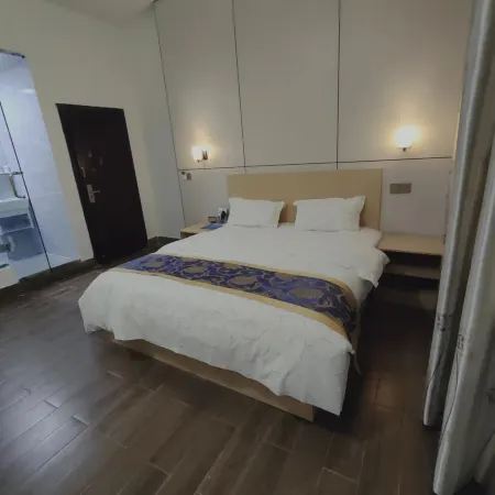 Napo Yiju Business Hotel