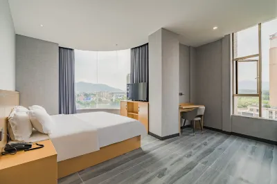 Yueyue Hotel (Huidongnanhu Park Branch)