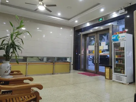 Xiangjiang Hotel Отели рядом с достопримечательностью «Xujiang Ancestral House»