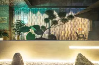 Zhuzhou Resort Hotel (Zunyi Xinpu New District Linda Food Street Store) Các khách sạn gần Sân bay Tuân Nghĩa