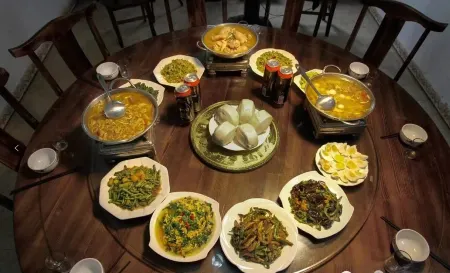 Luoshan Jilong Village Taoyuan Residence Отели рядом с достопримечательностью «Dongzhai Crested Ibis Home Bird Photography Base»