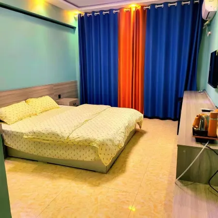 Zhizi Baodian Hotel