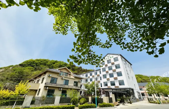 東港大鹿島花水木大酒店