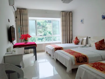 Chishui Xinmengyuan Hotel Отели рядом с достопримечательностью «Chishui Danxia Tourist Area Buddha Light Rock»