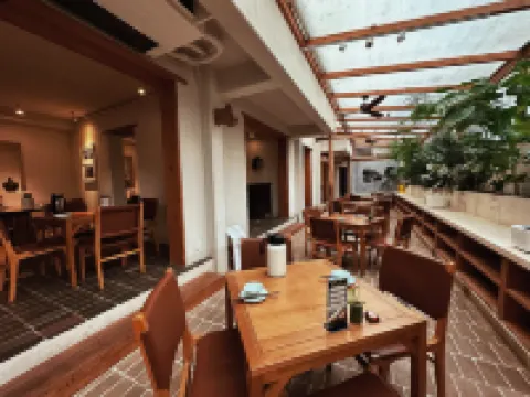 Hua Ji Hotel (Nanjing Xinjiekou Presidential Palace Branch)