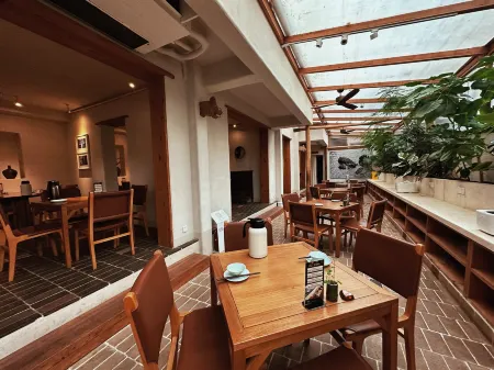 Hua Ji Hotel (Nanjing Xinjiekou Presidential Palace Branch) Отели рядом с достопримечательностью «Nanjing Presidential Palace»