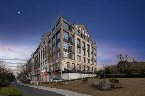 Jinhaoman International Hotel (Haining Zhejiang University International Campus)